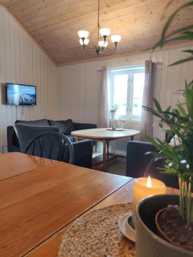 Fiskekrogen Rorbuer Henningsvær Buitenkant foto