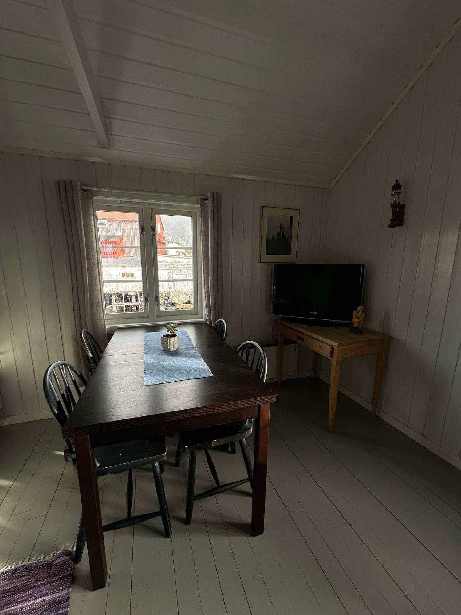 Fiskekrogen Rorbuer Henningsvær Buitenkant foto